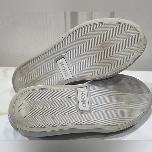 KOIO Capri Sneaker In Pebble Size 6